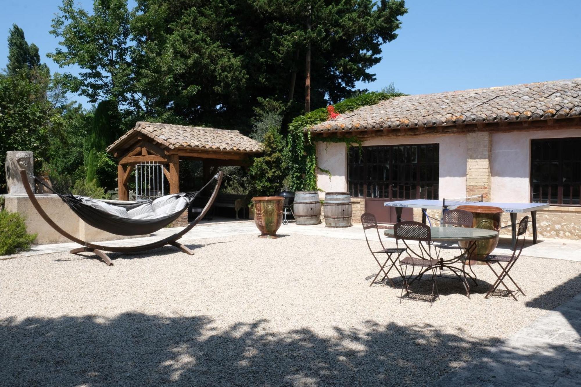 Typical Provencal Farm House Close To L'Isle Sur La Sorgue - 12 Persons Cavaillon Bagian luar foto