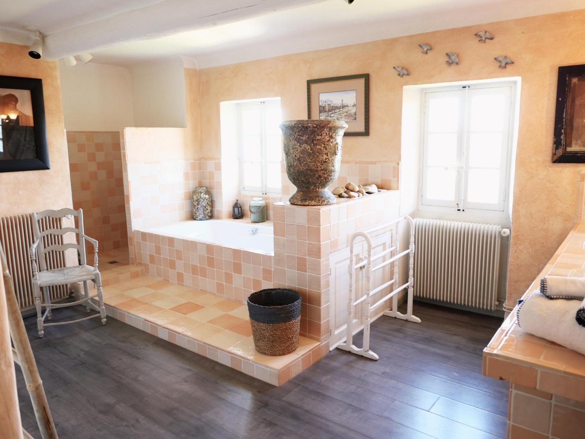 Typical Provencal Farm House Close To L'Isle Sur La Sorgue - 12 Persons Cavaillon Bagian luar foto